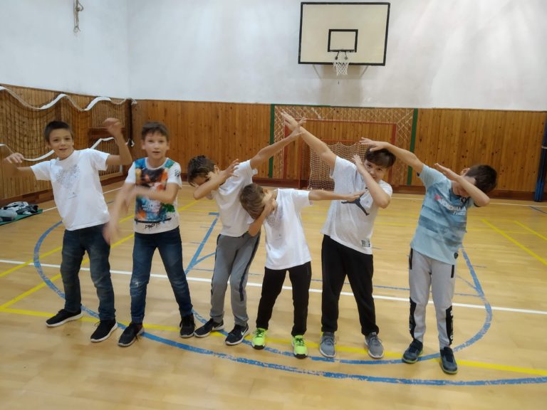 Vybíjaná a futbal v ŠKD