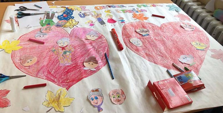 Mesiac úcty k starším