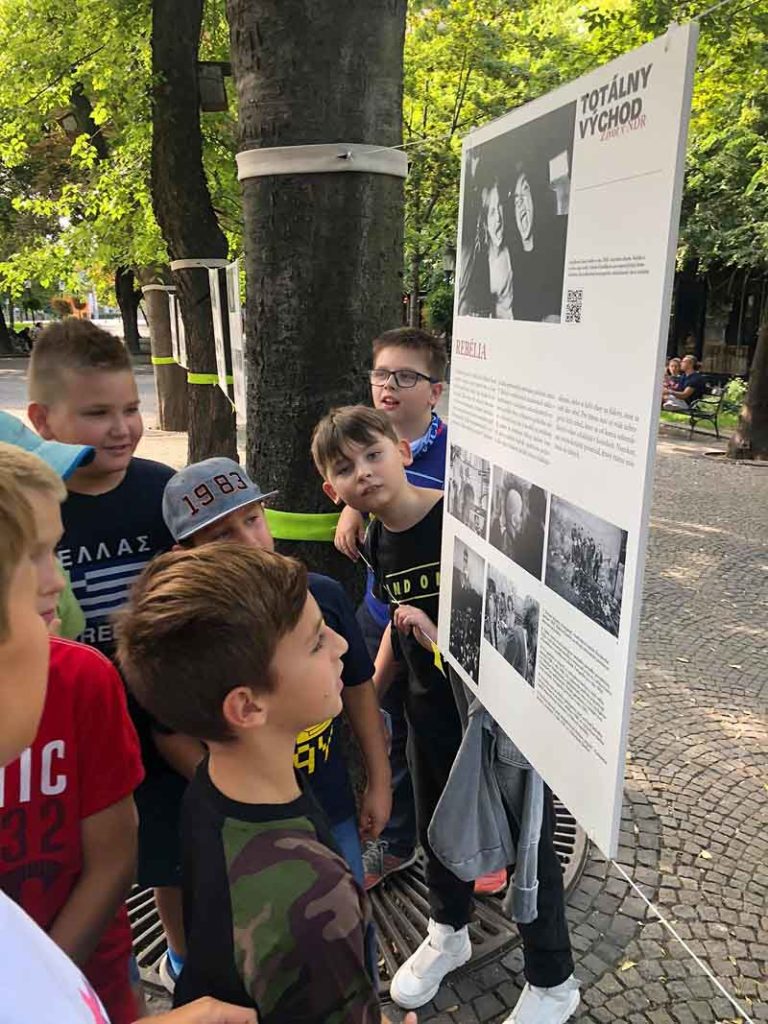 Zo života dvoch miest v časoch totalitného režimu