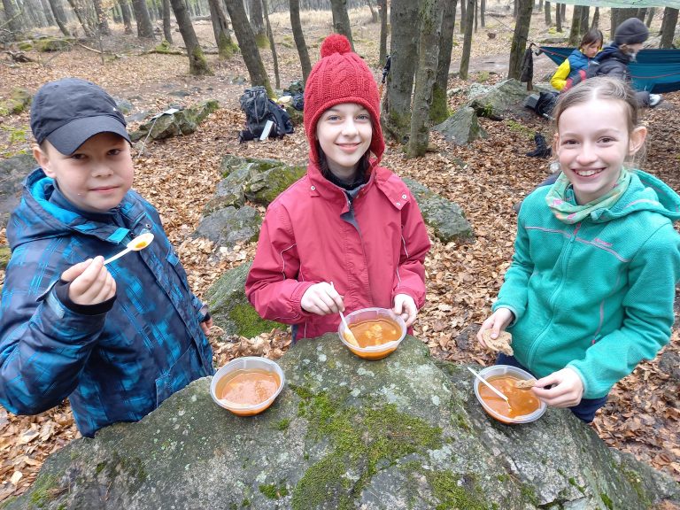 S turistickým krúžkom na päť malokarpatských sedemstoviek