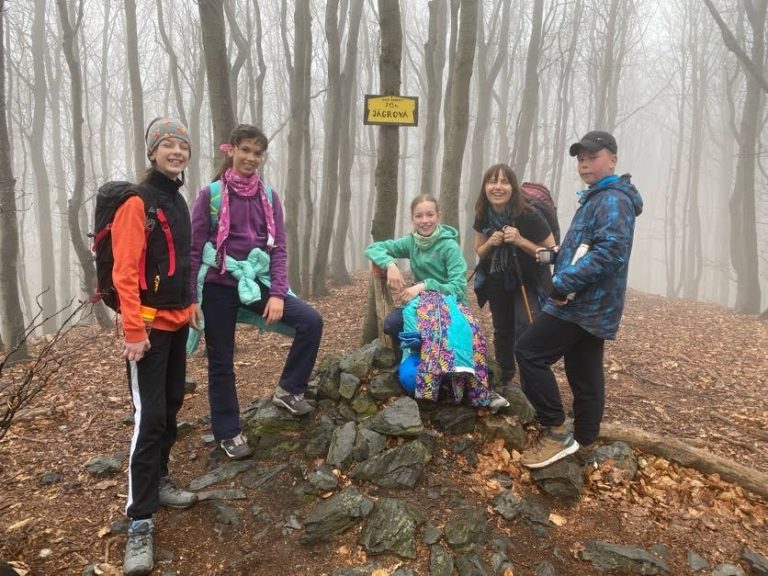 S turistickým krúžkom na päť malokarpatských sedemstoviek