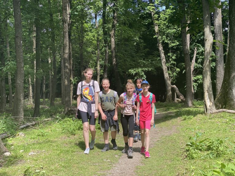 S turistickým krúžkom z Limbachu cez vrch Somár do Svätého Jura