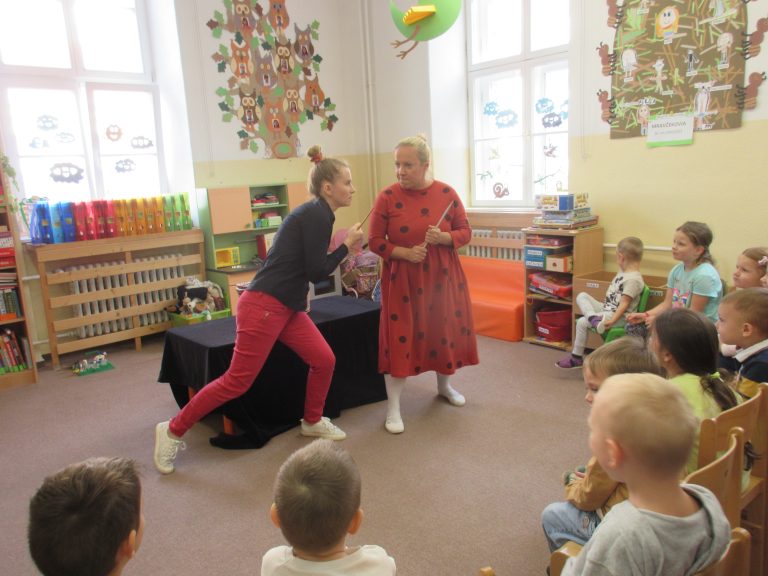 Divadielko „O Guľkovi Bombuľkovi“