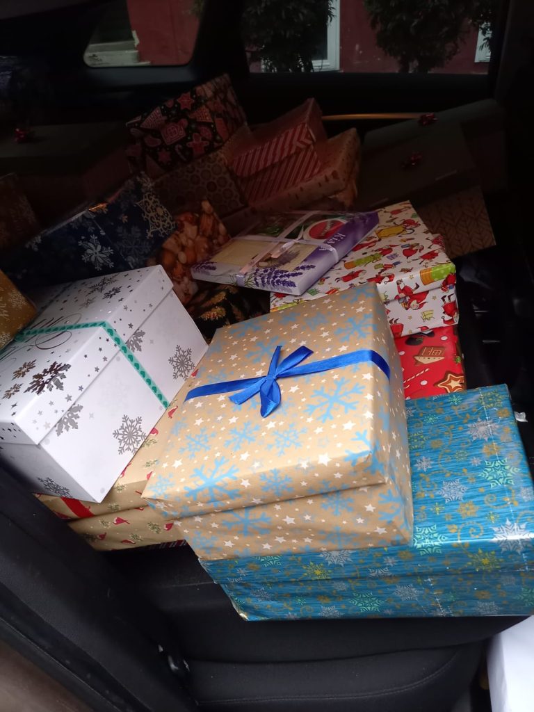 KOĽKO LÁSKY sa zmestí do krabice od topánok?