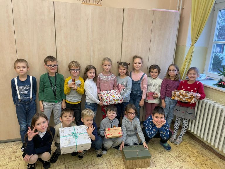 KOĽKO LÁSKY sa zmestí do krabice od topánok?