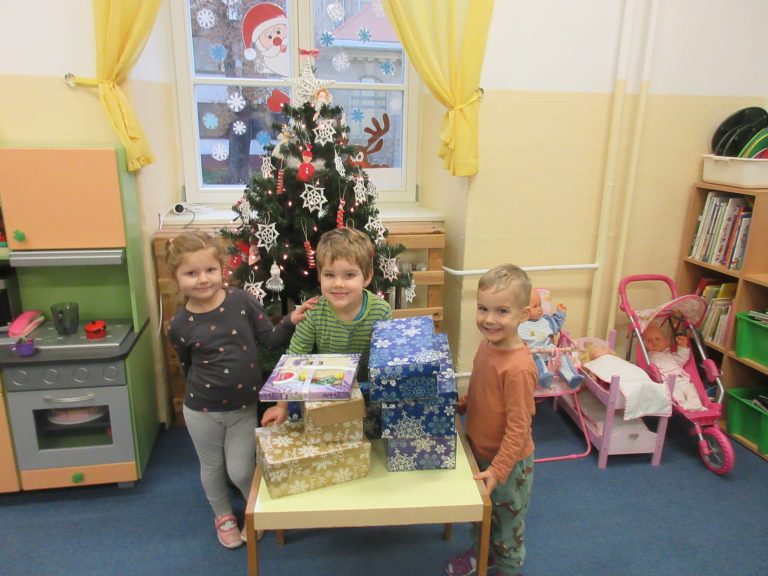 KOĽKO LÁSKY sa zmestí do krabice od topánok?