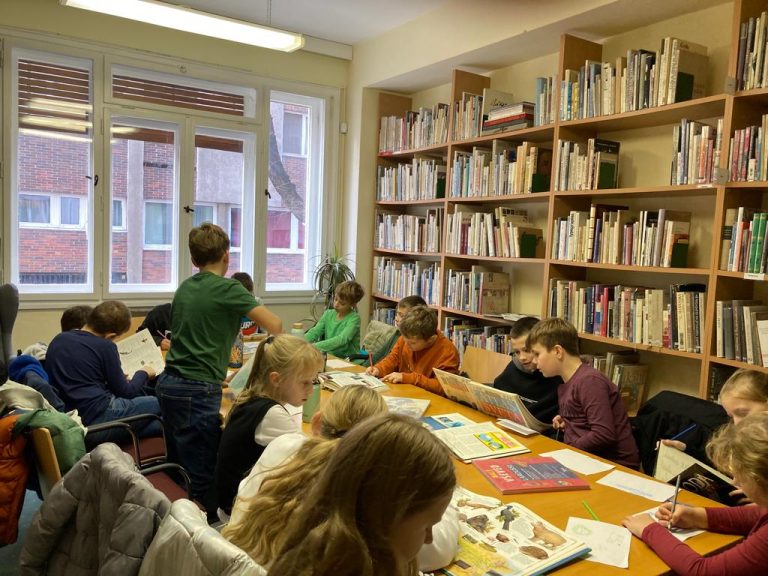 Zážitkové čítanie v knižnici – Zvedoši