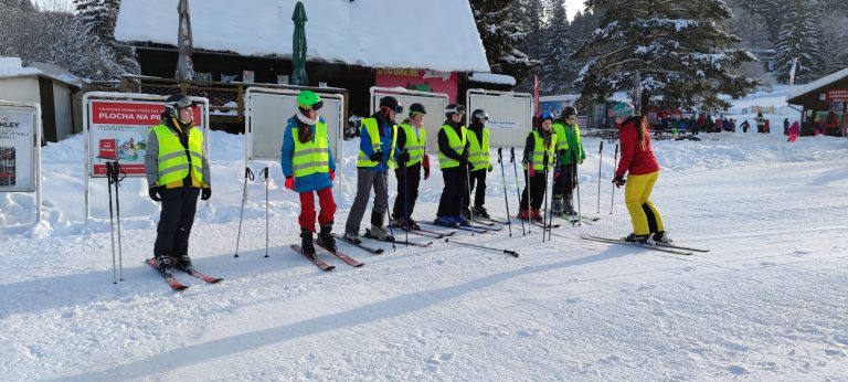 Lyžiarsky a snoubordingový výchovno výcvikový kurz