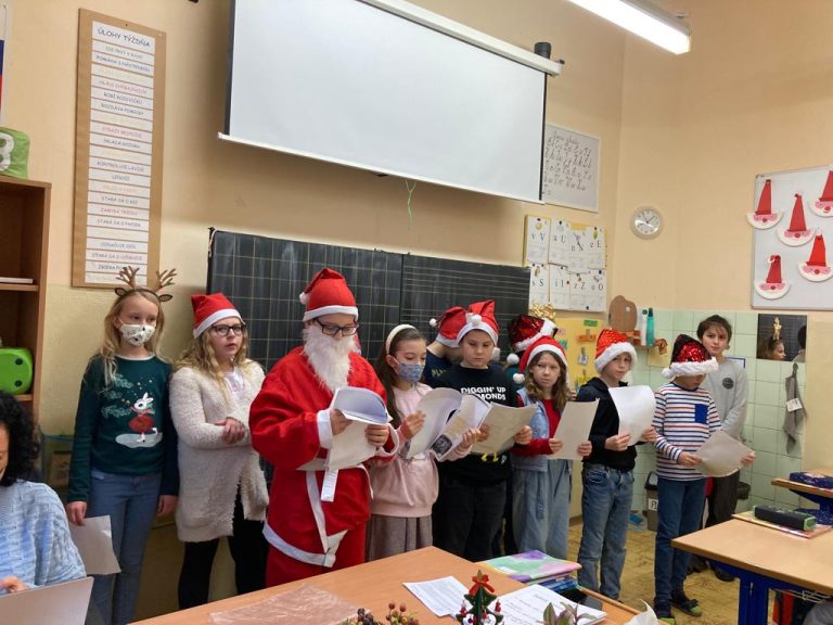 Veľkáči čítajú malým