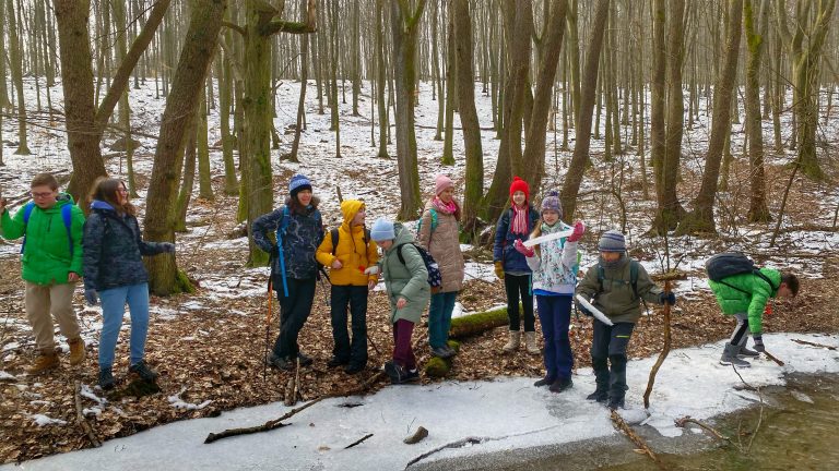 S turistickým krúžkom zo Záhorskej Bystrice cez Malú Baňu do Rače