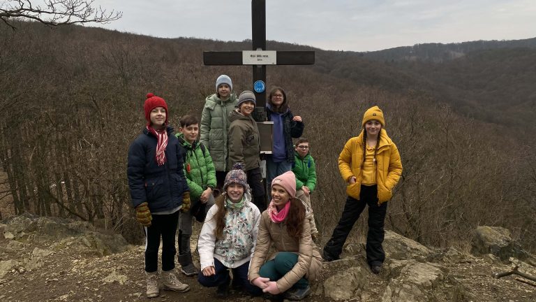 S turistickým krúžkom zo Záhorskej Bystrice cez Malú Baňu do Rače