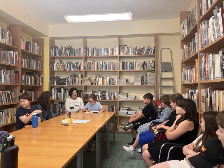 Čítajme si – čitateľský maratón v knižnici