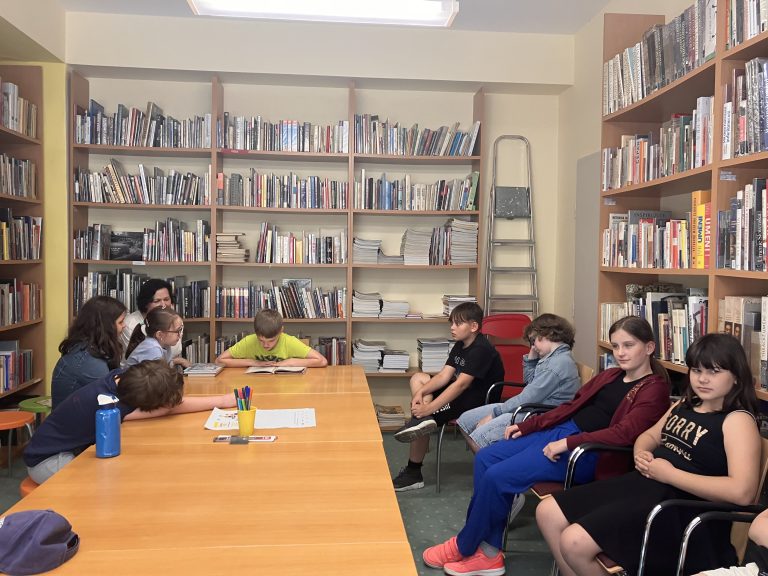 Čítajme si – čitateľský maratón v knižnici