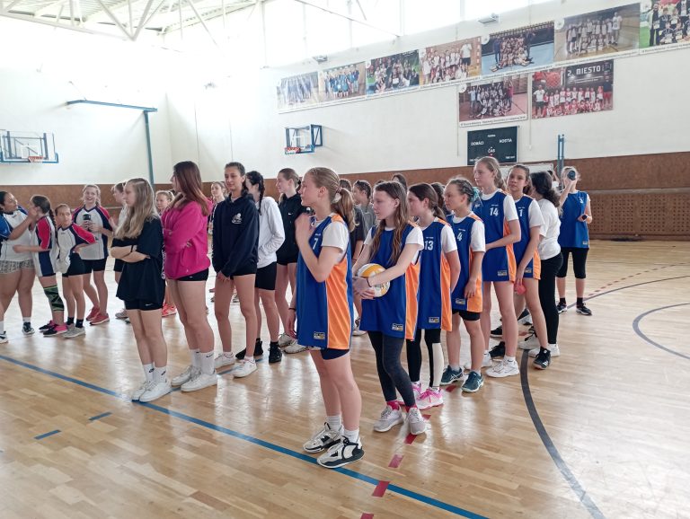 Strieborná medaila v krajskom kole vo vybíjanej