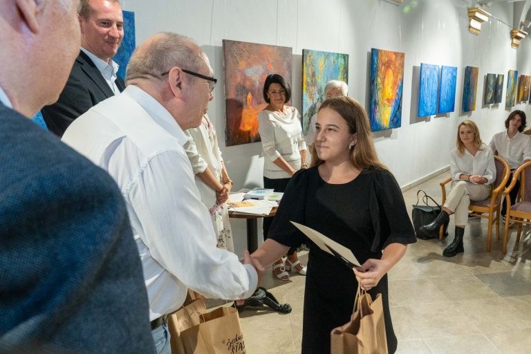 Hodžov novinový článok 2023