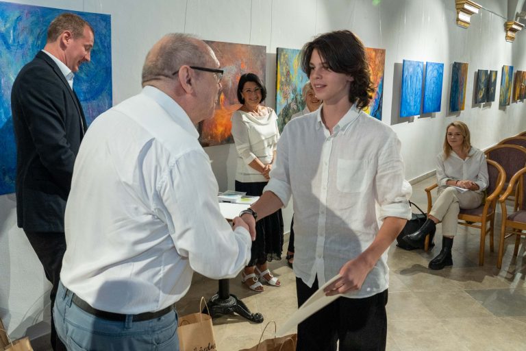 Hodžov novinový článok 2023