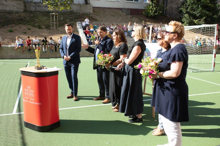 Slávnostné otvorenie zrenovovaného školského dvora