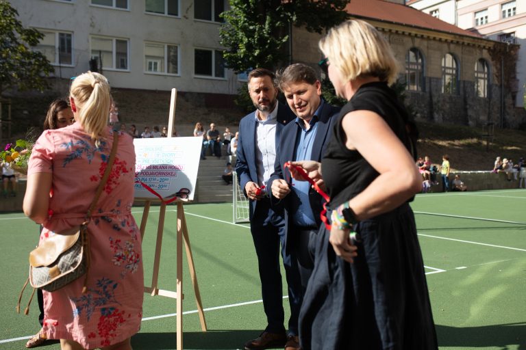 Slávnostné otvorenie zrenovovaného školského dvora