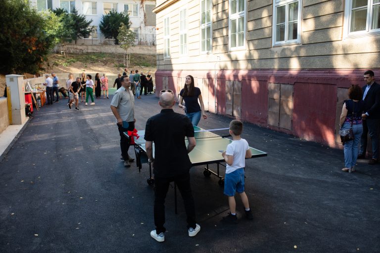 Slávnostné otvorenie zrenovovaného školského dvora