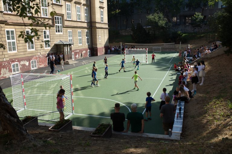 Slávnostné otvorenie zrenovovaného školského dvora