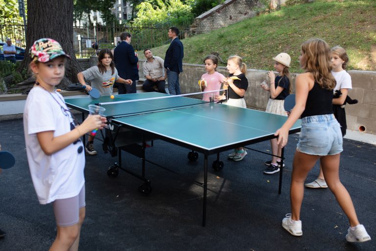 Slávnostné otvorenie zrenovovaného školského dvora