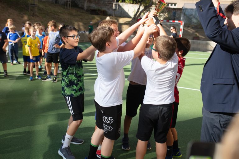 Slávnostné otvorenie zrenovovaného školského dvora