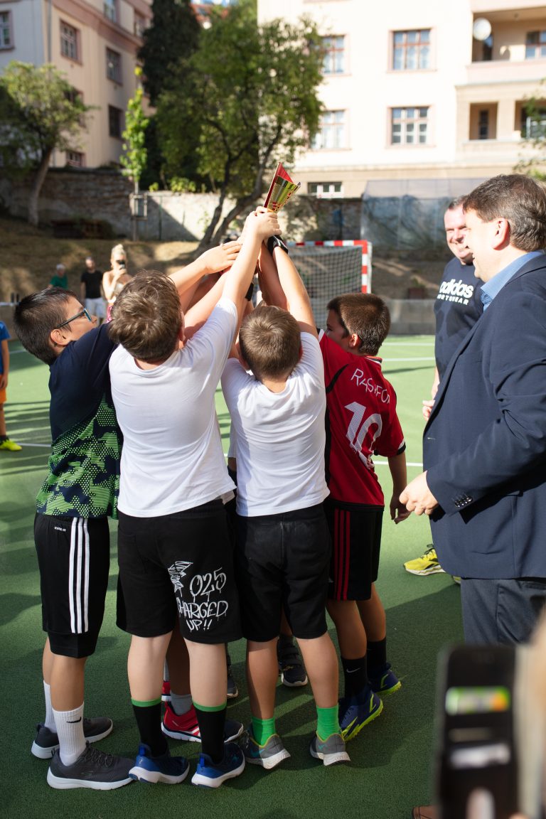 Slávnostné otvorenie zrenovovaného školského dvora