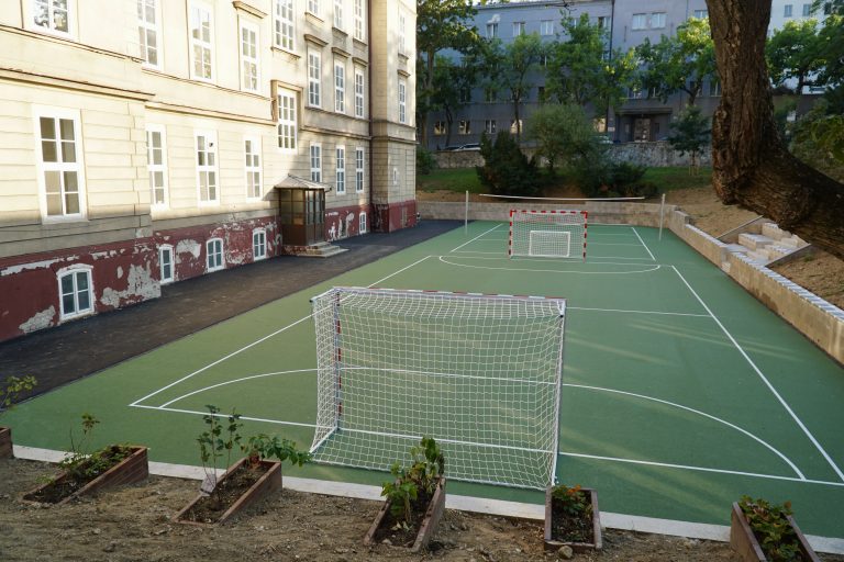 Slávnostné otvorenie zrenovovaného školského dvora