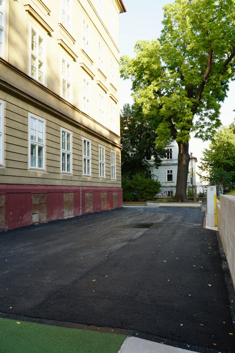 Slávnostné otvorenie zrenovovaného školského dvora