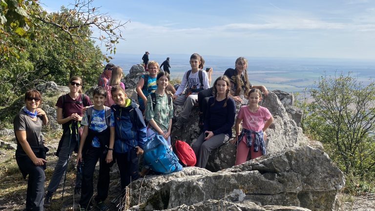 S turistickým krúžkom na najvyšší vrchol Malých Karpát ZÁRUBY