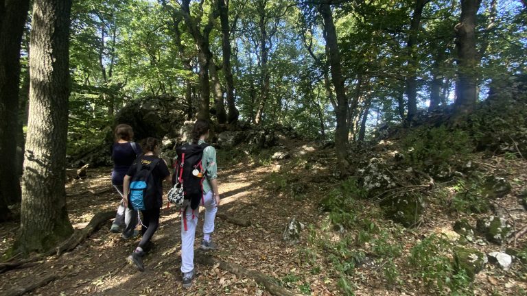 S turistickým krúžkom na najvyšší vrchol Malých Karpát ZÁRUBY