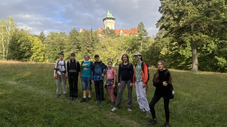 S turistickým krúžkom na najvyšší vrchol Malých Karpát ZÁRUBY