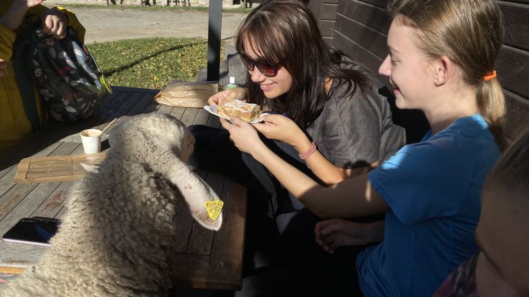 S turistickým krúžkom z Lozorna do Stupavy, Biofarma Príroda