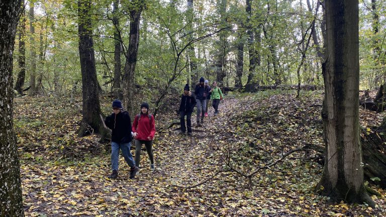 S turistickým krúžkom z Budmeríc do Dubovej, kaštieľ Budmerice