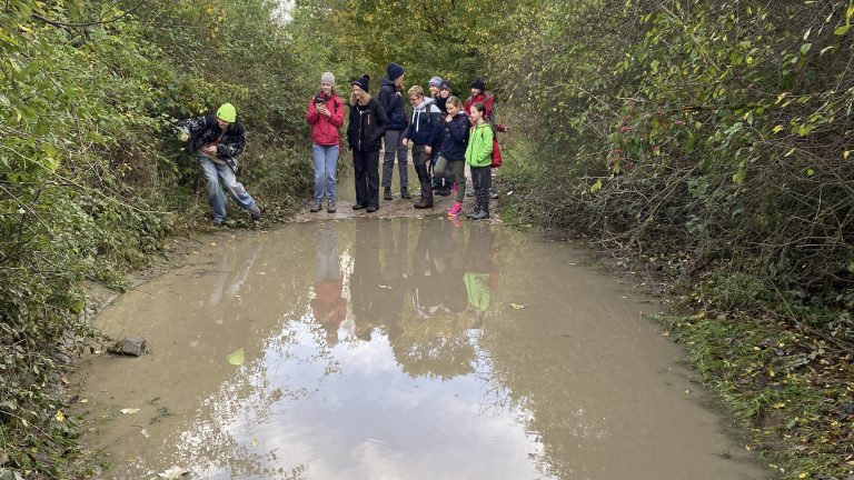 S turistickým krúžkom z Budmeríc do Dubovej, kaštieľ Budmerice