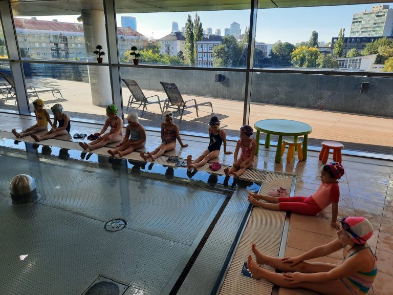 Bezplatný kurz plávania pre deti zo staromestských škôl