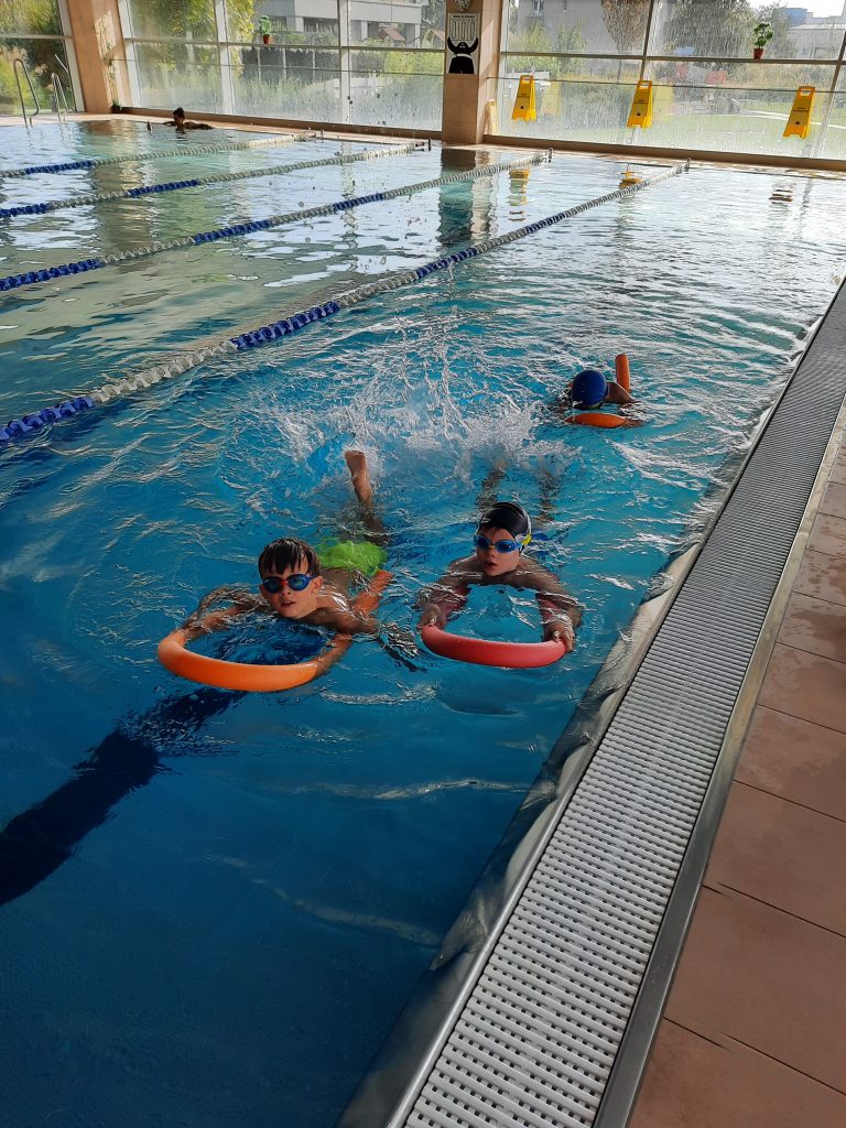 Bezplatný kurz plávania pre deti zo staromestských škôl