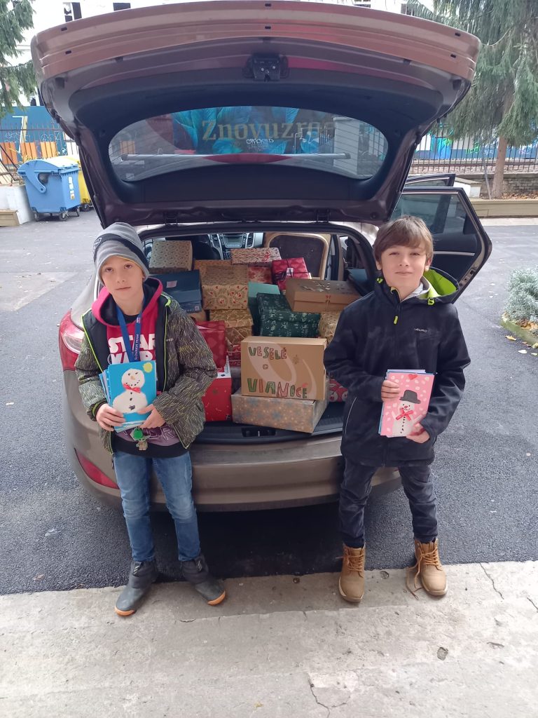 Koľko lásky za zmestí do krabice od topánok?