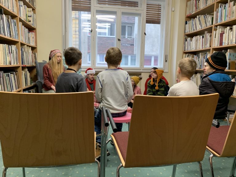 24 adventných príbehov