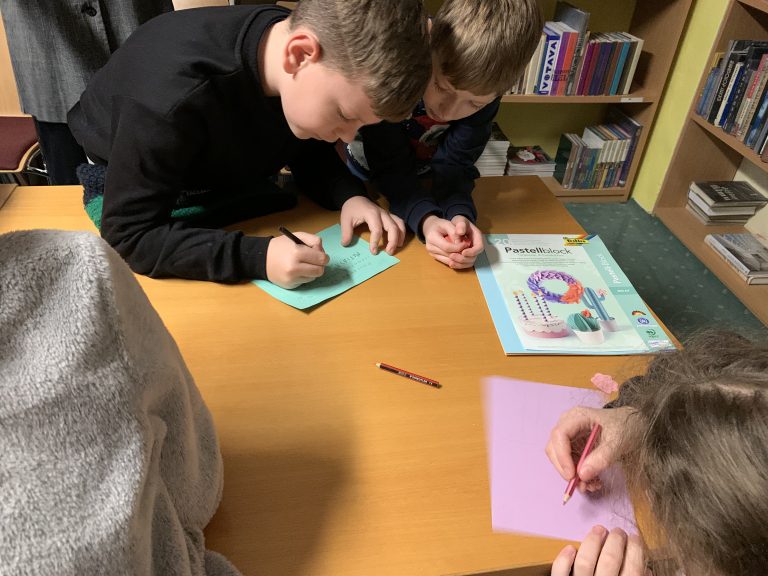 Musíš si priniesť klobúk