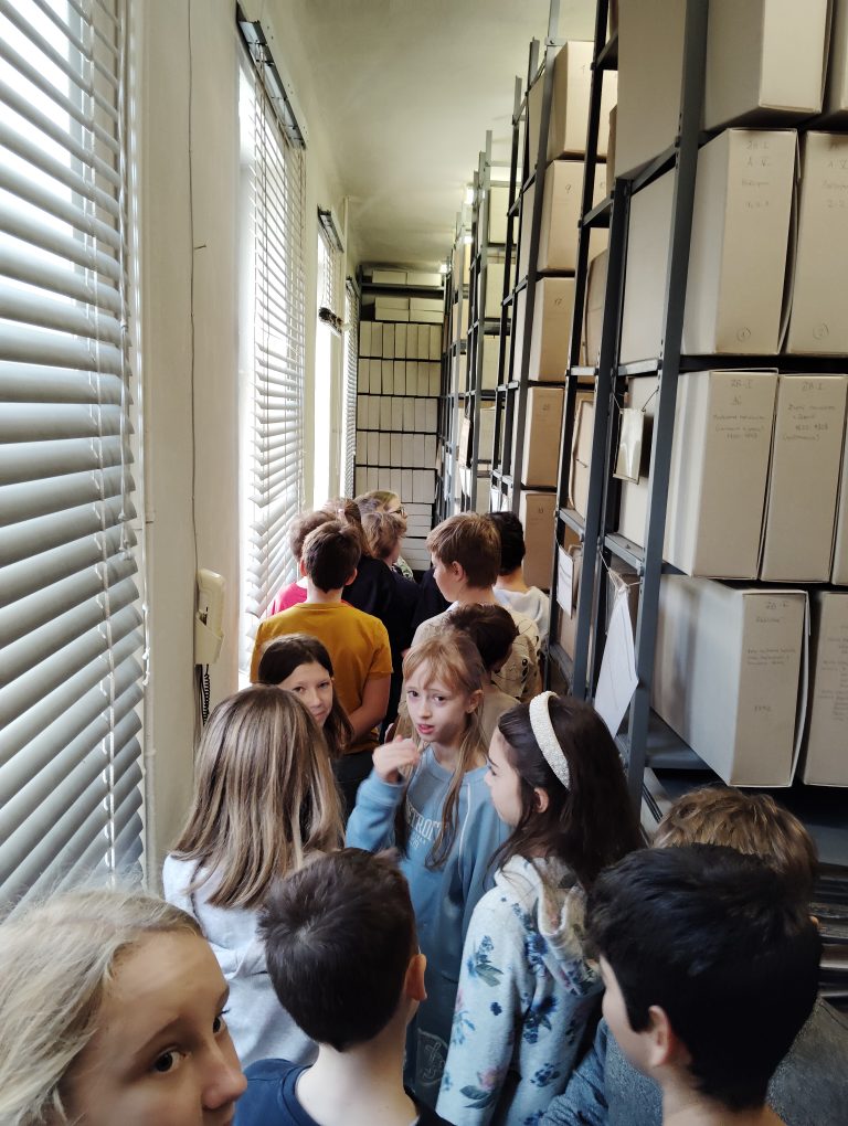 Piataci v štátnom archíve