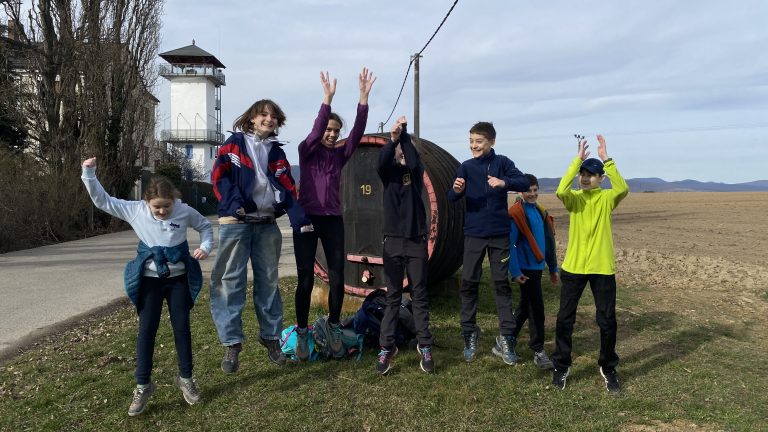 S turistickým krúžkom z Modry do Pezinka.  Po stopách Štúra modranským regiónom