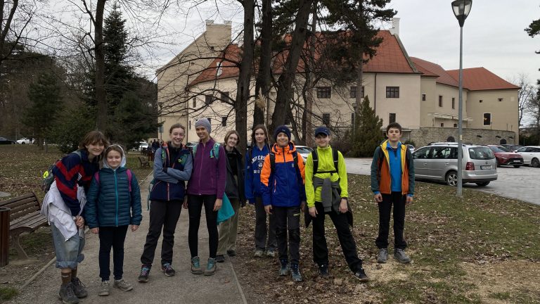 S turistickým krúžkom z Modry do Pezinka.  Po stopách Štúra modranským regiónom