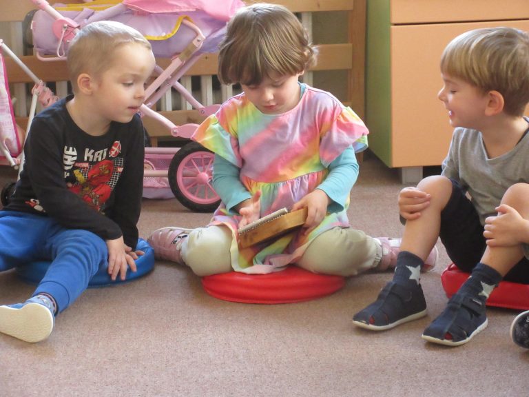 Žabky a Sovičky spoznávali netradičné hudobné nástroje