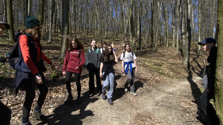 S turistickým krúžkom zo Záhorskej Bystrice na Kolibu – Slovenský hydrometeorologický ústav