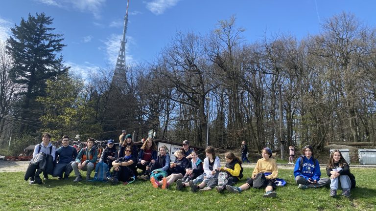 S turistickým krúžkom zo Záhorskej Bystrice na Kolibu – Slovenský hydrometeorologický ústav