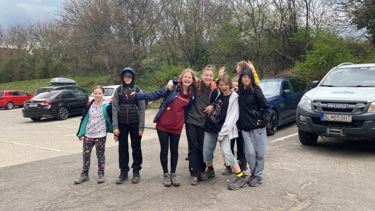 S turistickým krúžkom zo Záhorskej Bystrice na Kolibu – Slovenský hydrometeorologický ústav