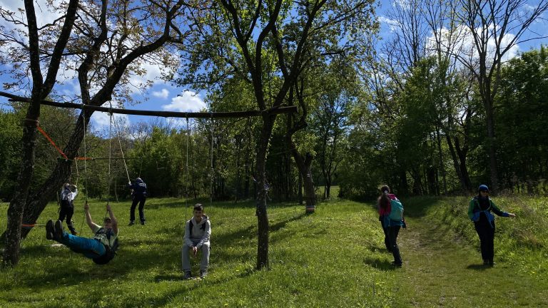 S turistickým krúžkom Myjavskými kopanicami – Mohyla M. R. Štefánika