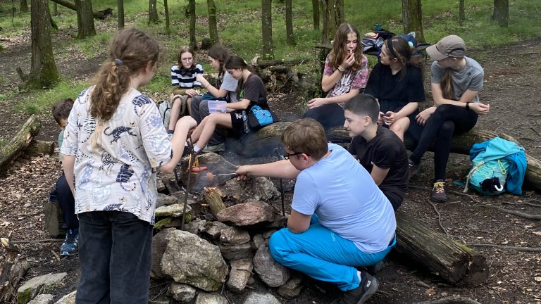 S turistickým krúžkom zo Svätého Jura do Rače. Za vinohradníckymi výhľadmi.