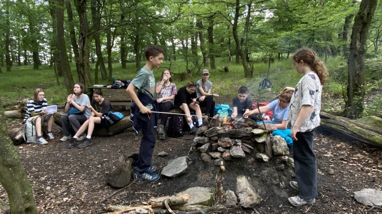 S turistickým krúžkom zo Svätého Jura do Rače. Za vinohradníckymi výhľadmi.